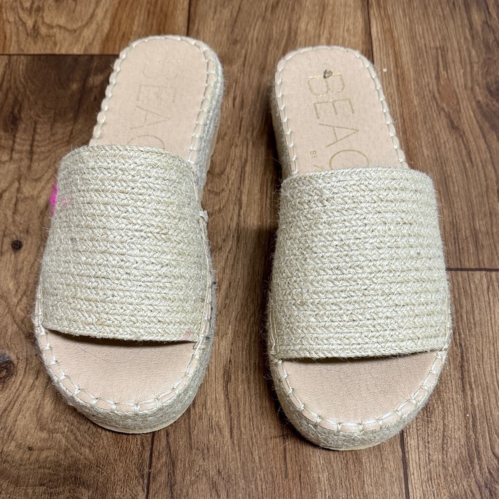 Beaches Women's Cream Slide Sandals